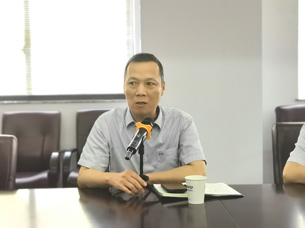 趙曉斌主持會議修網(wǎng).jpg